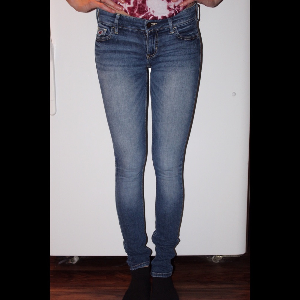hollister super skinny jeans.